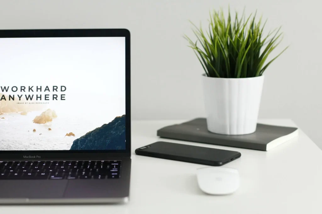 Fondo laptop diseño web xinatic